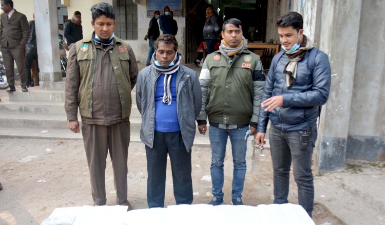 রংপুরে জাল রেভিনিউ স্টাম্পসহ নৈশ প্রহরী আটক
