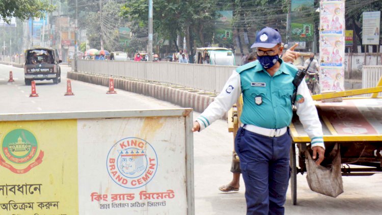 লকডাউনের দ্বিতীয় দিনে আরও কঠোর প্রশাসন 