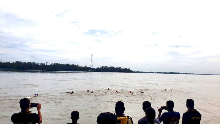 মুজিববর্ষ উপলক্ষে  রংপুরে শেখ কামাল তিস্তা সাঁতার