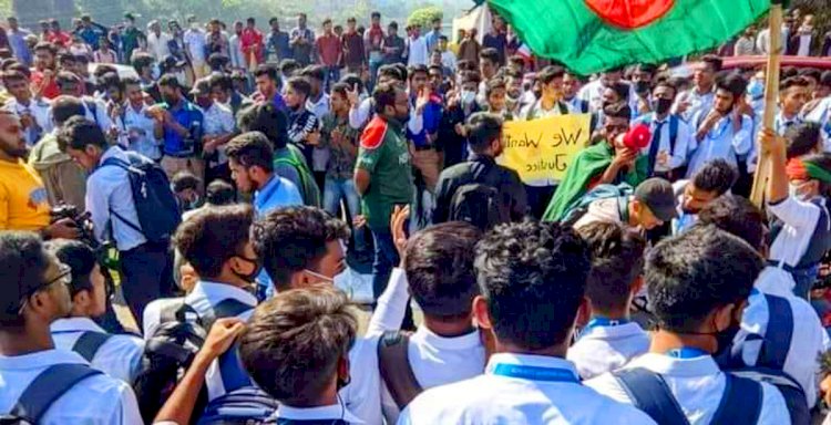 অবশেষে হাফ ভাড়া সুবিধা পাবে রাজধানীর শিক্ষার্থীরা
