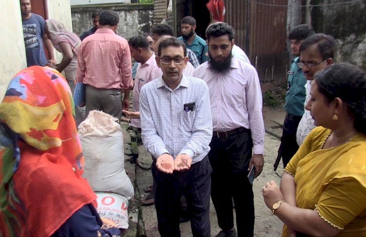 রংপুরে অবৈধভাবে সার মজুদকারীকে ভ্রাম্যমান আদালতে জরিমানা